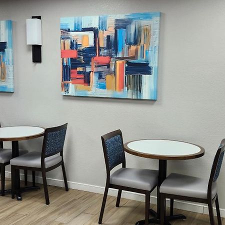 Quality Inn North Yellow Tavern Bagian luar foto
