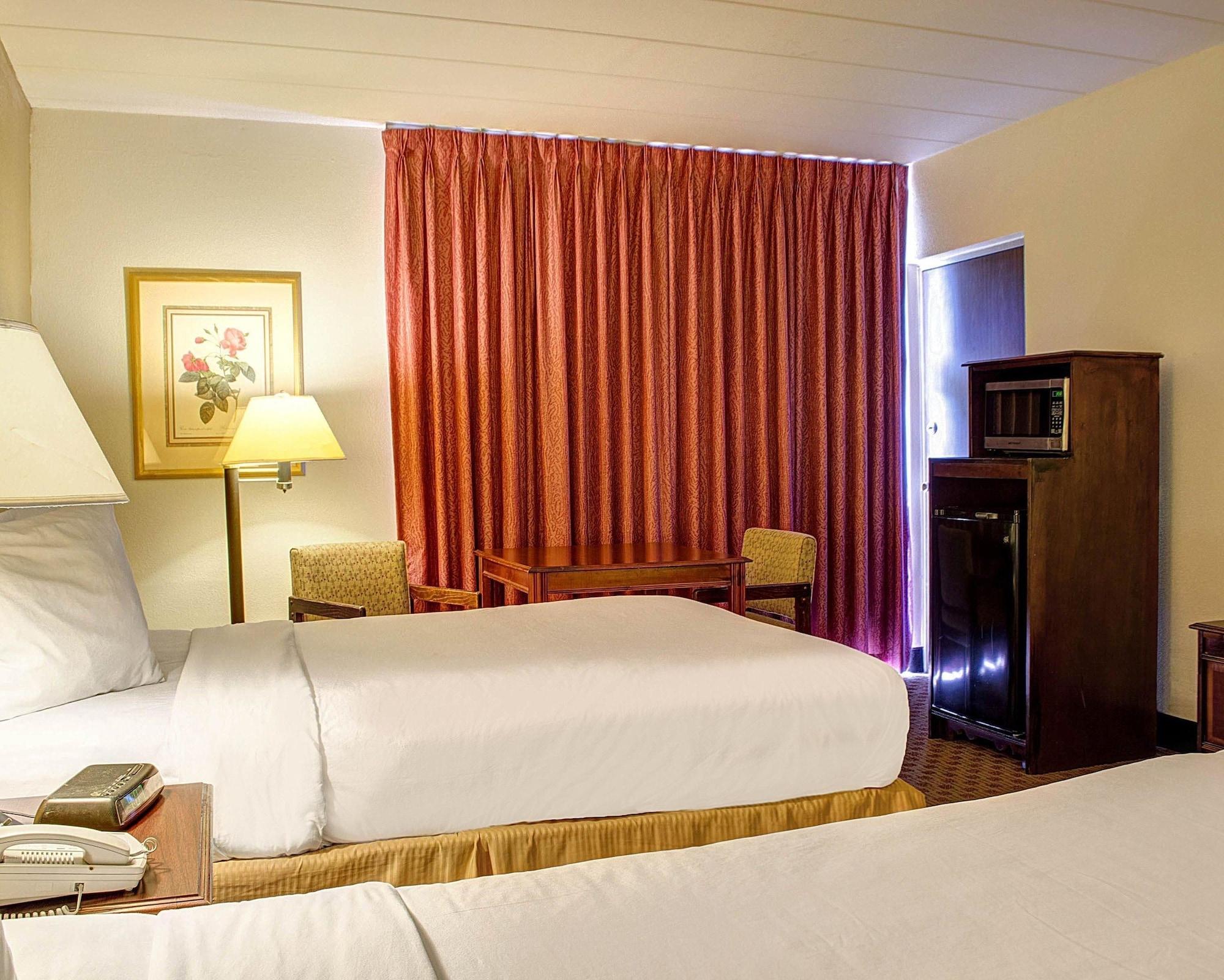 Quality Inn North Yellow Tavern Bagian luar foto