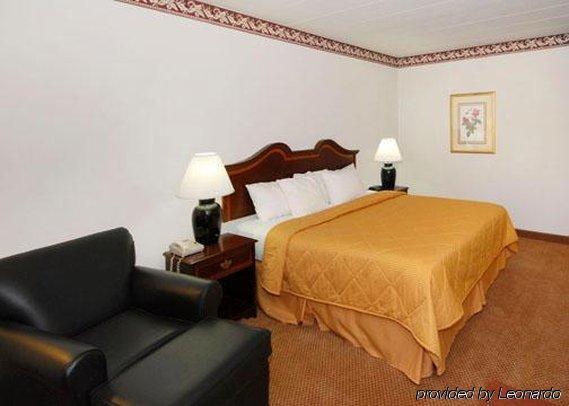 Quality Inn North Yellow Tavern Ruang foto