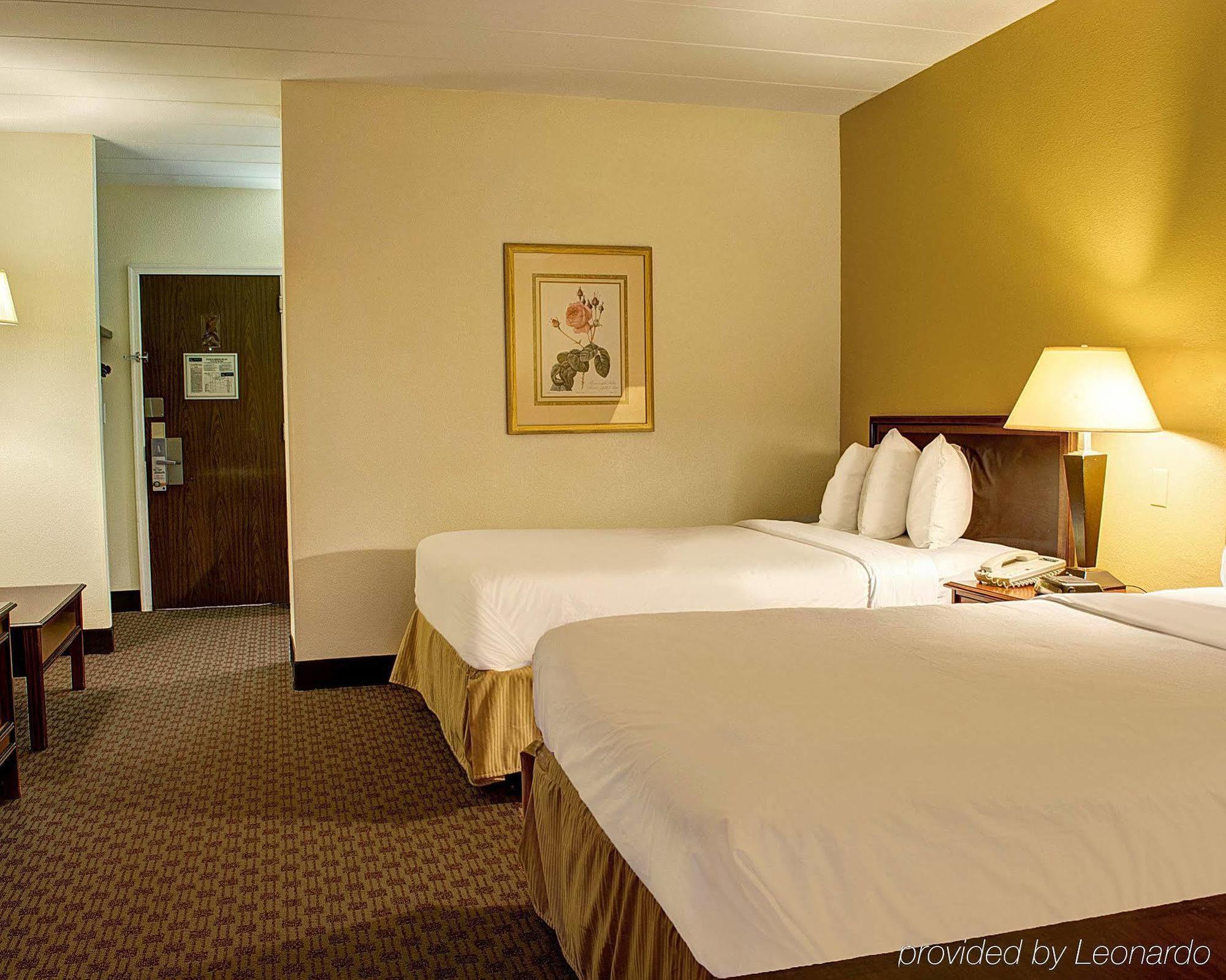 Quality Inn North Yellow Tavern Bagian luar foto