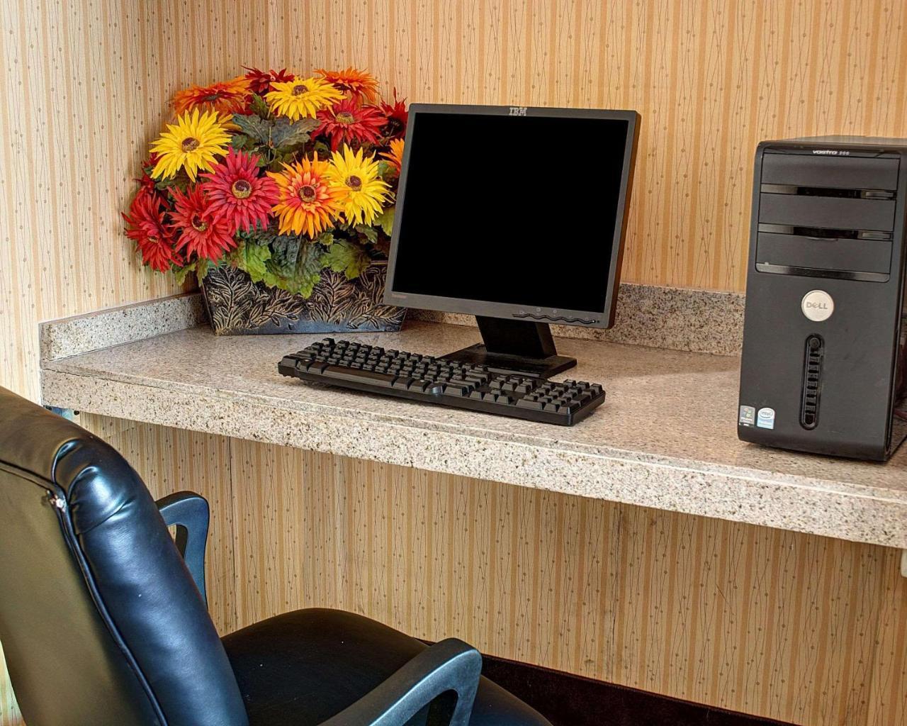Quality Inn North Yellow Tavern Bagian luar foto