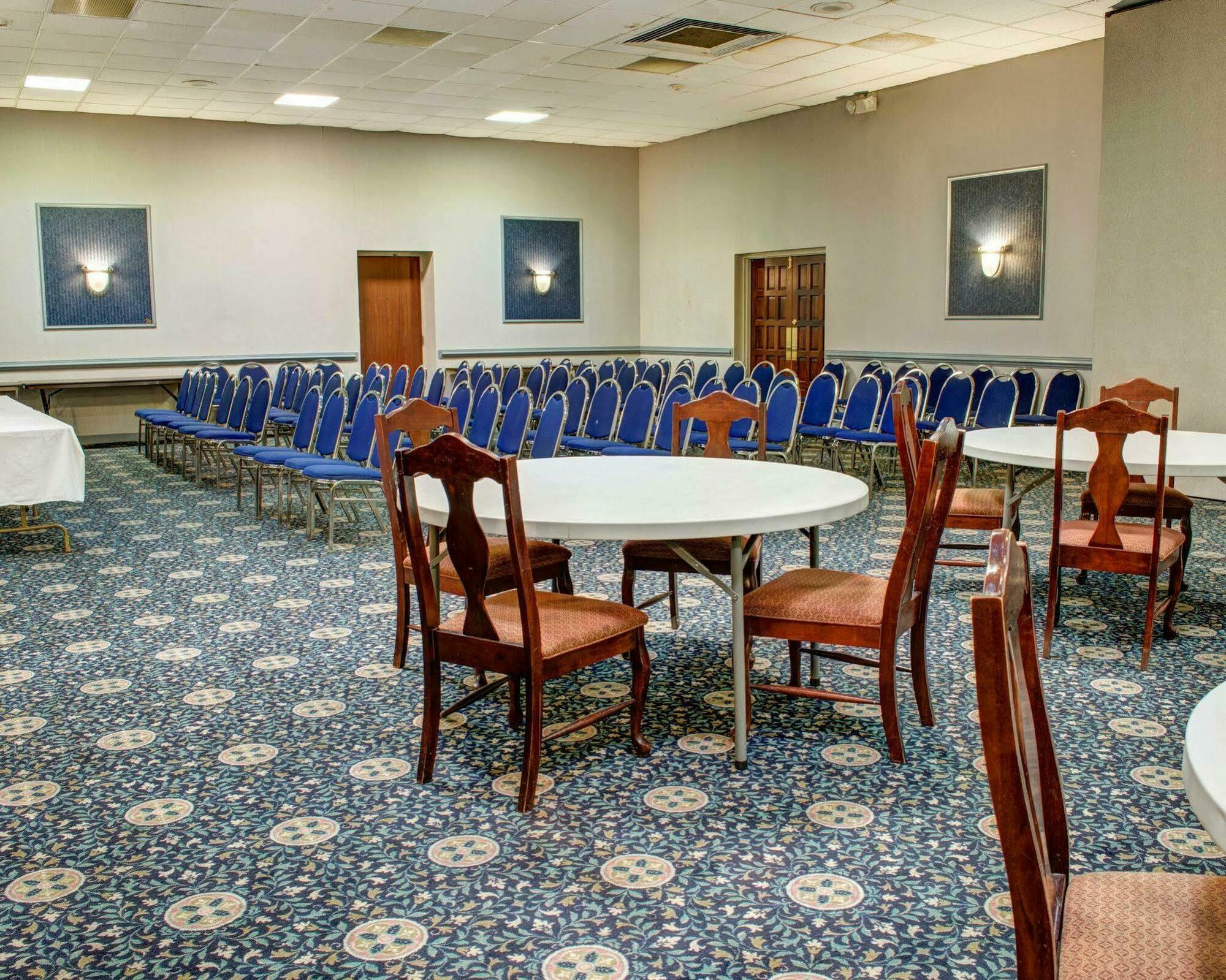 Quality Inn North Yellow Tavern Bagian luar foto